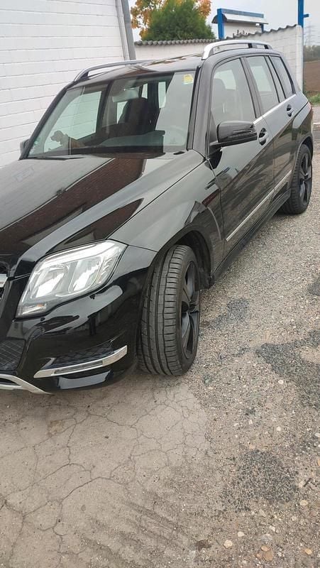 Schwarz Gebraucht 2014 Mercedes GLK220 SUV | 19.000 € (Teuer) - Bild 1/4