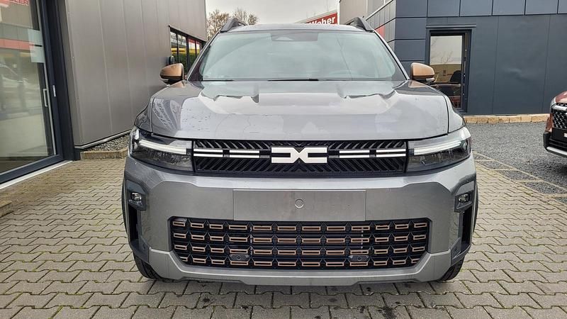 Neu Dacia Bigster Extreme 154 PS (113 kW) 2025 Dolomit grau SUV