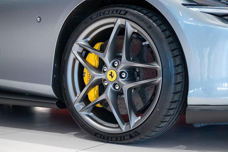 Gebraucht Ferrari Roma 620 PS (456 kW) 2021 Grau Coupé