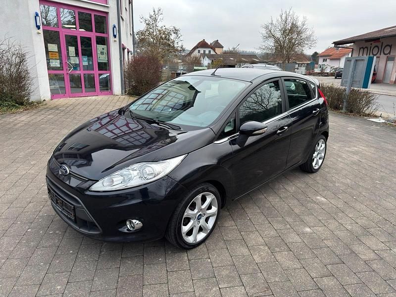 Gebraucht Ford Fiesta 95 PS (69 kW) 2012 Schwarz Kleinwagen