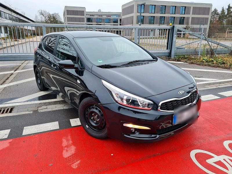 Schwarz Gebraucht 2016 Kia Ceed Kleinwagen | 6.600 € (Guter Preis) - Bild 1/4