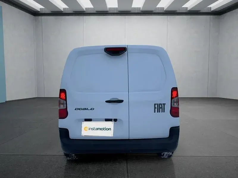 Neu Fiat Doblò 131 PS (96 kW) 2025 Weiß Van / Kleinbus