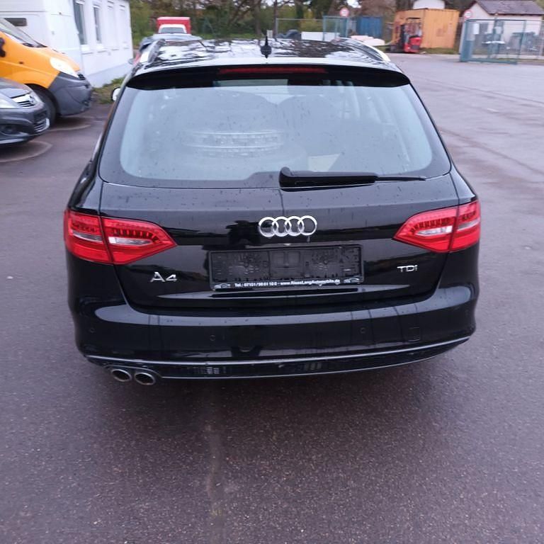 Gebraucht Audi A4 Ambiente 150 PS (110 kW) 2015 Schwarz Kombi