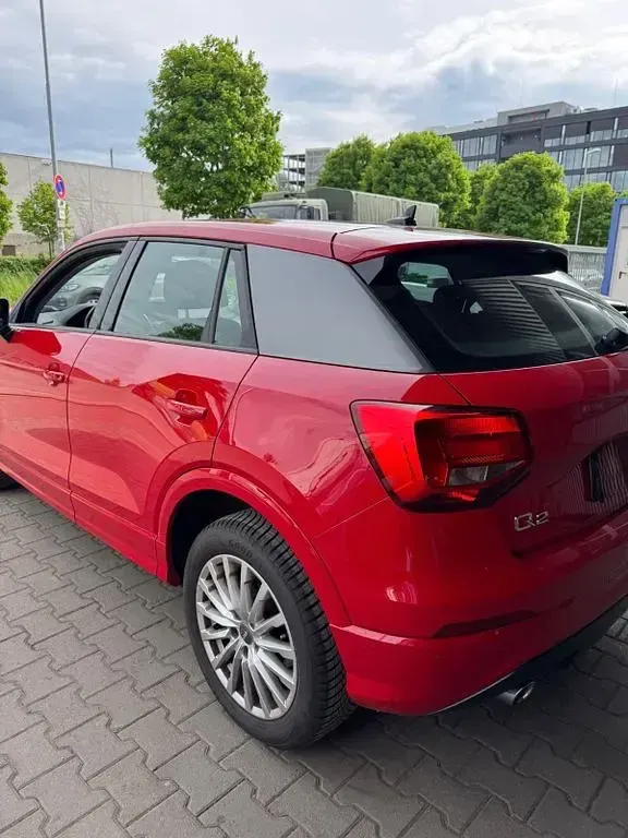 Gebraucht Audi Q2 Design 116 PS (85 kW) 2019 Rot SUV