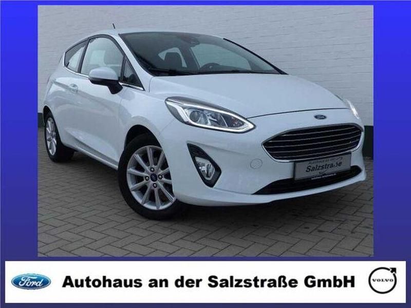 Weiss Gebraucht 2019 Ford Fiesta Titanium Kleinwagen | 13.798 € (Fairer Preis) - Bild 1/3