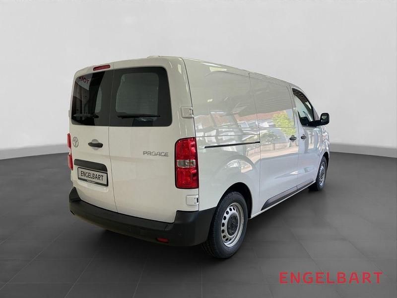 Gebraucht Toyota Proace 120 PS (88 kW) 2024 Icy white Van / Kleinbus