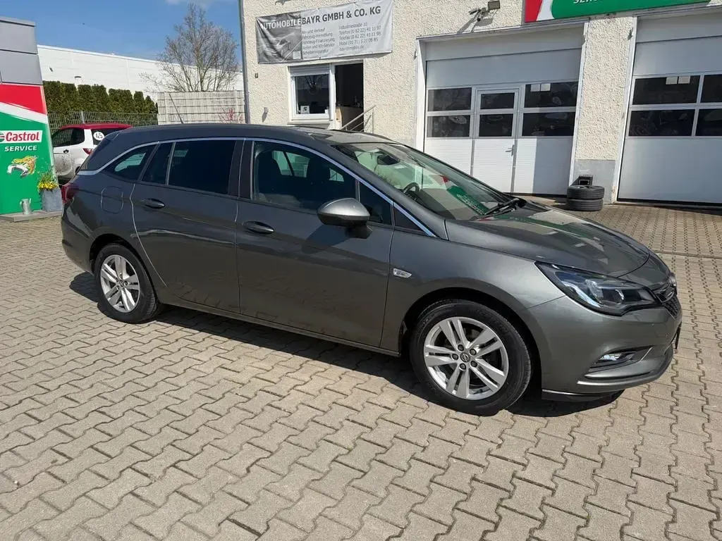 Gebraucht Opel Astra Edition 150 PS (110 kW) 2017 Grau Kombi