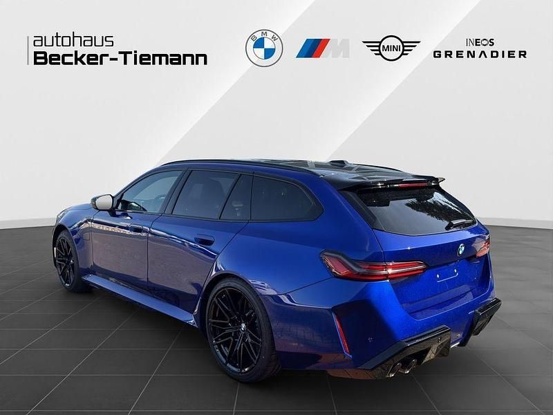 Neu BMW M5 Exclusive 727 PS (534 kW) 2026 Blau Kombi