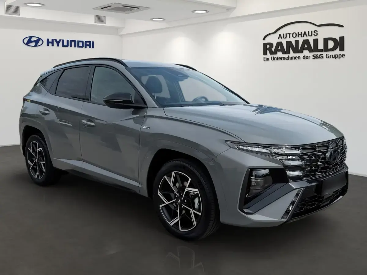 Neu Hyundai Tucson N Line 239 PS (175 kW) 2026 Abyss black / sol (grau SUV