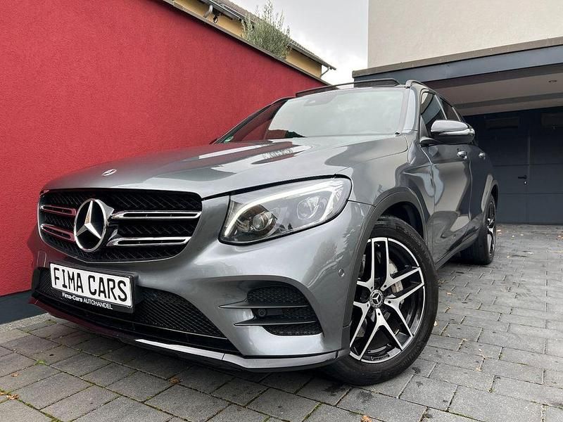 Grau Gebraucht 2017 Mercedes GLC350 AMG SUV | 24.999 € (Fairer Preis) - Bild 1/4