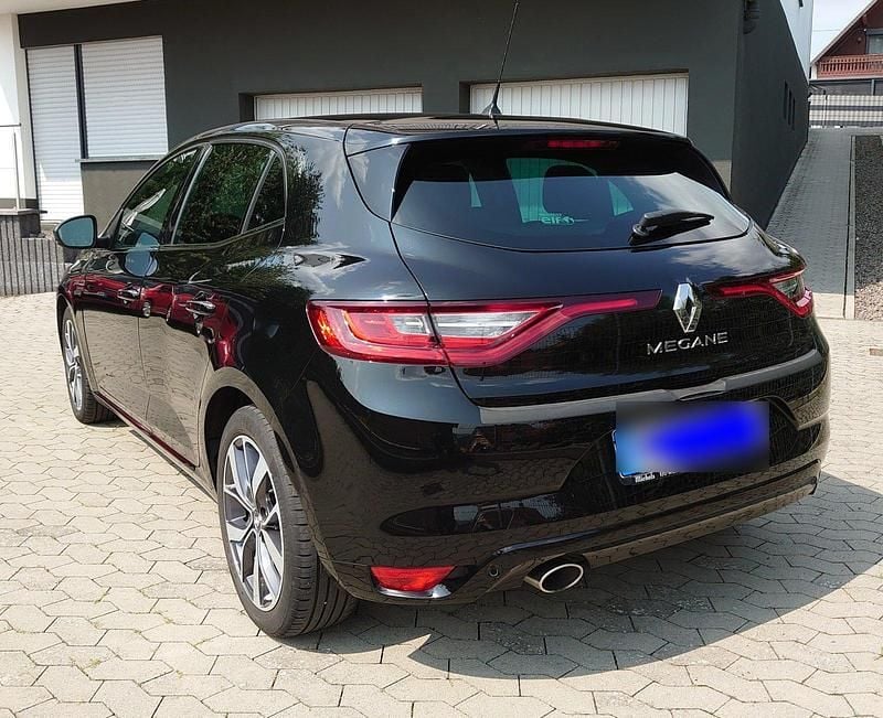 Gebraucht Renault Mégane IV Bose Edition 130 PS (95 kW) 2016 Schwarz Limousine