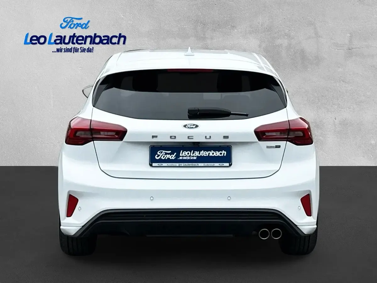 Gebraucht Ford Focus ST-Line 125 PS (91 kW) 2022 Frostweiß Limousine