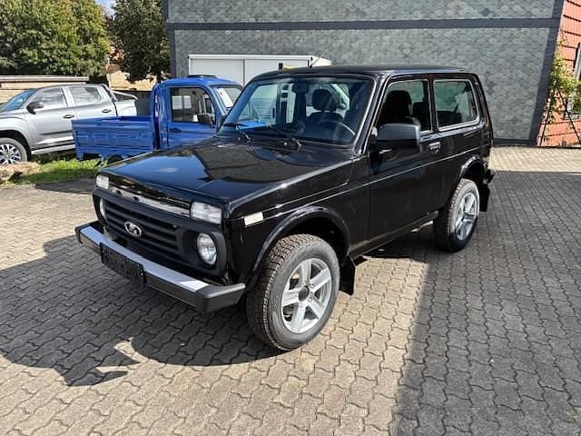 Koriander metallic Neu 2025 Lada niva SUV | 22.945 € - Bild 1/4