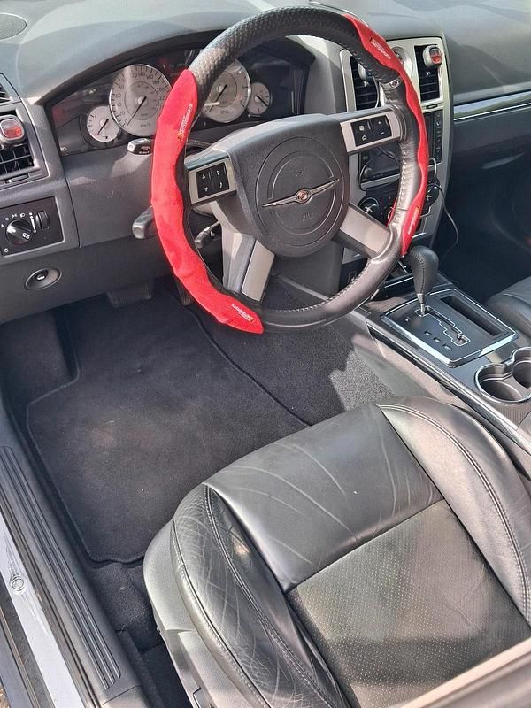 Gebraucht Chrysler 300C 218 PS (160 kW) 2010 Grau Limousine