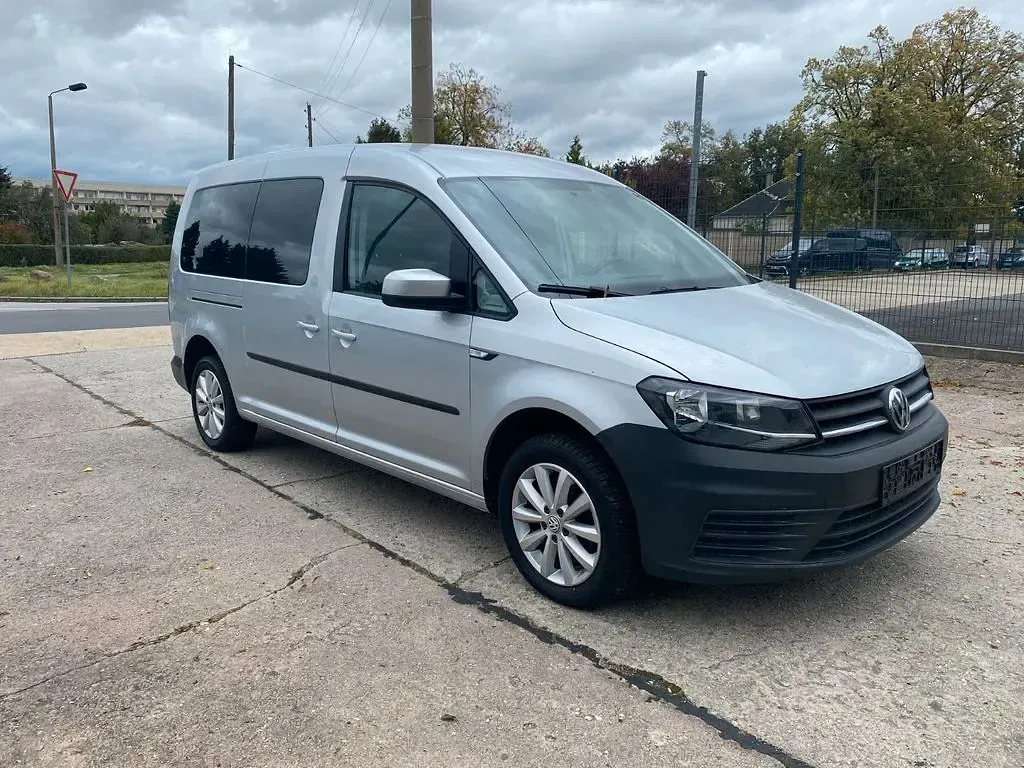 Gebraucht VW Caddy Maxi 102 PS (75 kW) 2016 Silber Van / Kleinbus