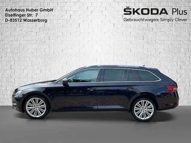 Gebraucht Skoda Superb Style 200 PS (147 kW) 2022 Schwarzmagic perleffekt met. schwarzmagic perleffekt met. Kombi