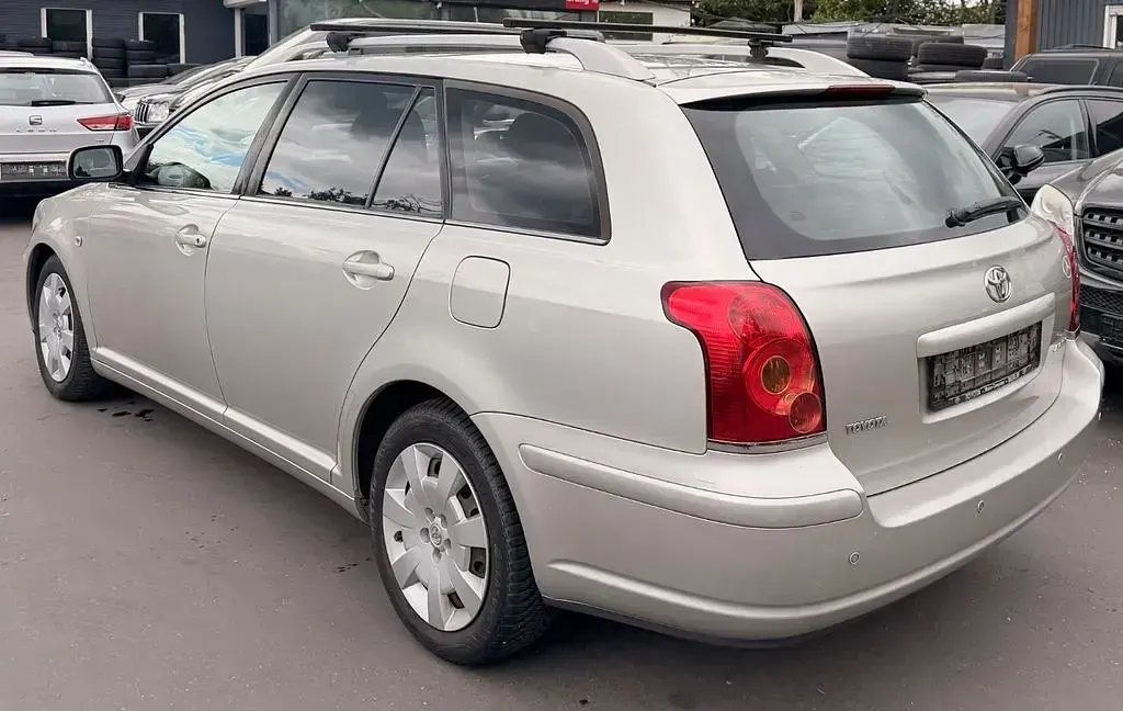 Gebraucht Toyota Avensis 129 PS (94 kW) 2004 Silber Kombi