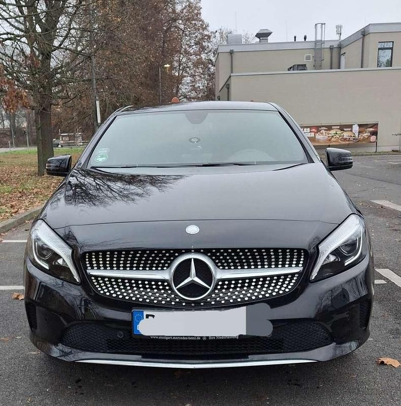 Schwarz Gebraucht 2017 Mercedes A160 Edition Limousine | 12.250 € (Fairer Preis) - Bild 1/4