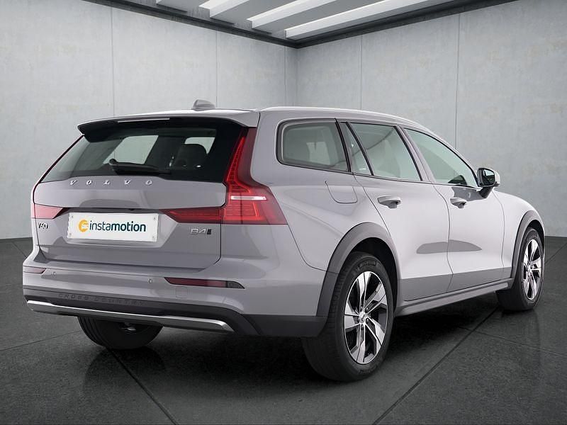 Gebraucht Volvo V60 CC 197 PS (144 kW) 2023 Grau Kombi