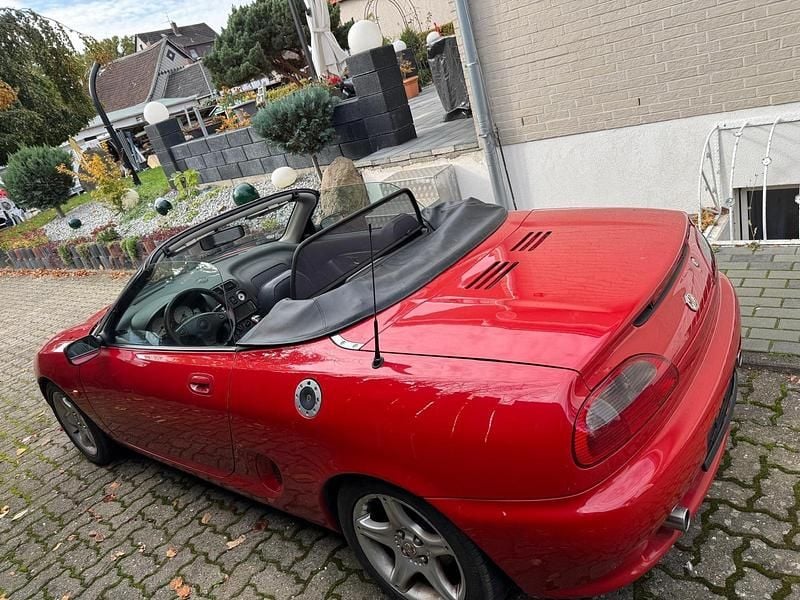 Gebraucht MG F 120 PS (88 kW) 1997 Rot Cabrio