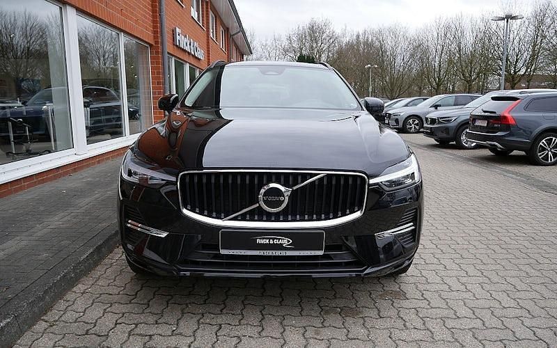 Gebraucht Volvo XC60 Core 197 PS (144 kW) 2023 Schwarz SUV