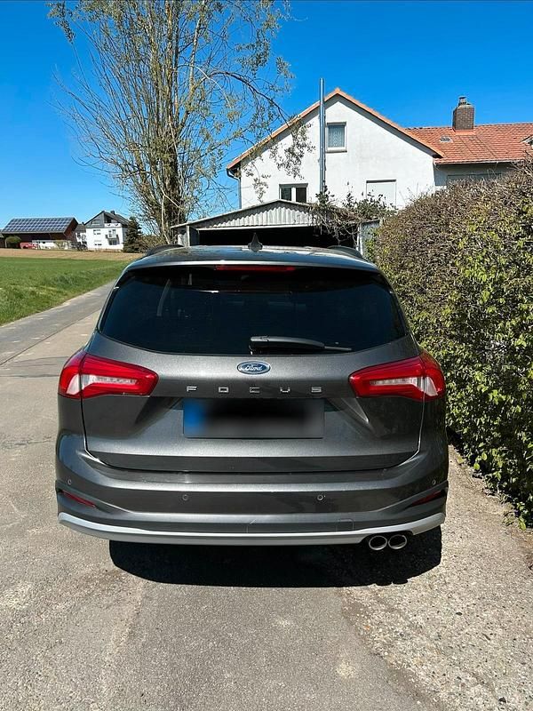 Second-hand Ford Focus Active 125 CP (91 kW) 2020 Gri Break