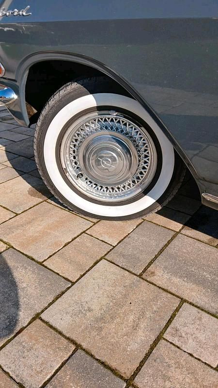 Grau Gebraucht 1965 Opel Rekord Limousine | 9.000 € - Bild 1/4