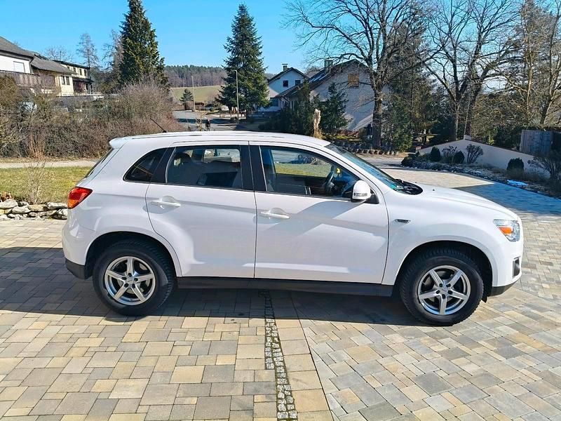 Gebraucht Mitsubishi ASX 117 PS (86 kW) 2015 Weiß SUV