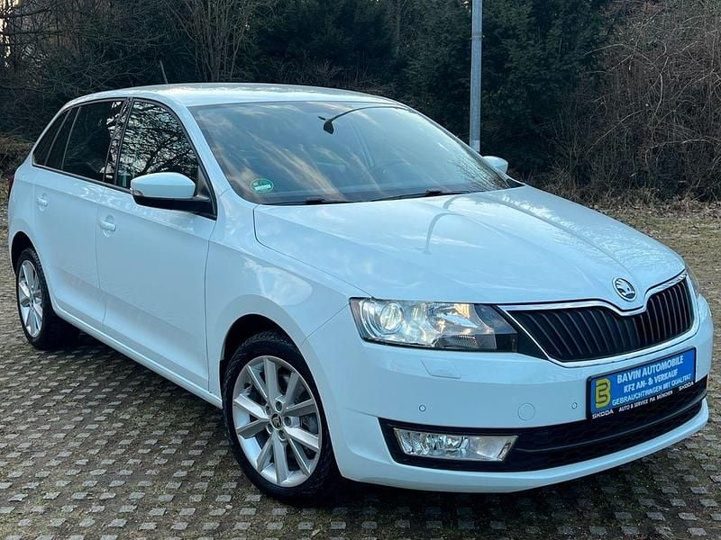 Gebraucht Skoda Rapid Joy 125 PS (91 kW) 2016 Weiß Kleinwagen