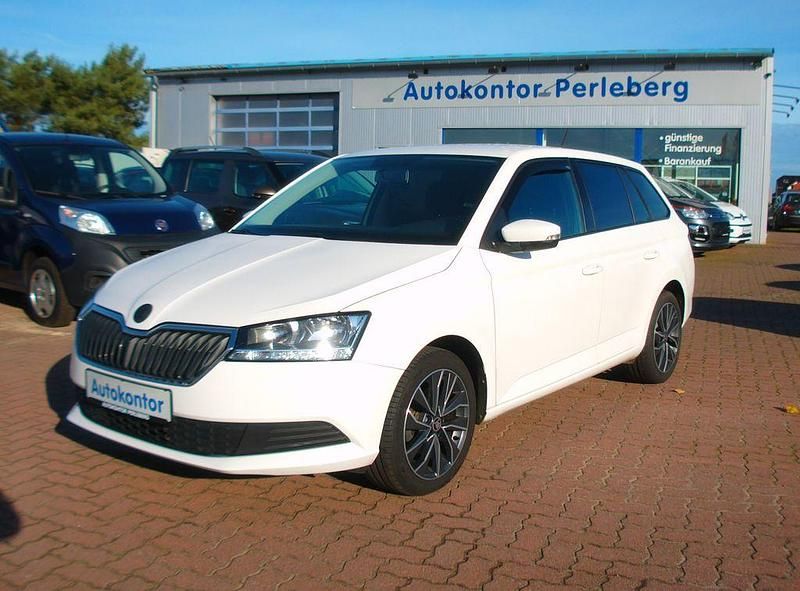 Weiß Gebraucht 2019 Skoda Fabia Ambition Kombi | 9.999 € (Guter Preis) - Bild 1/4