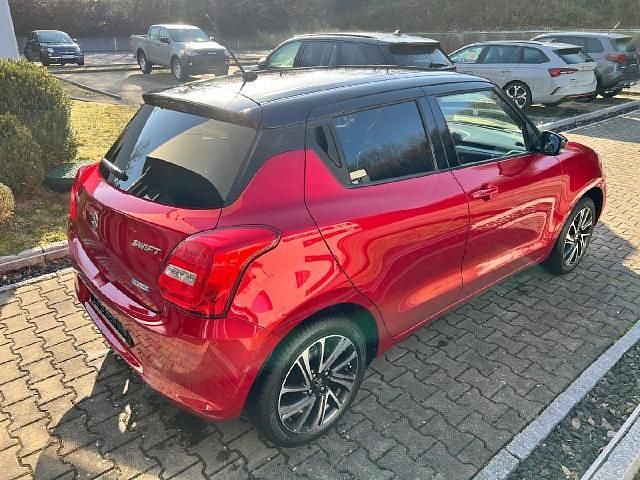 Gebraucht Suzuki Swift 82 PS (60 kW) 2022 Rot Kleinwagen