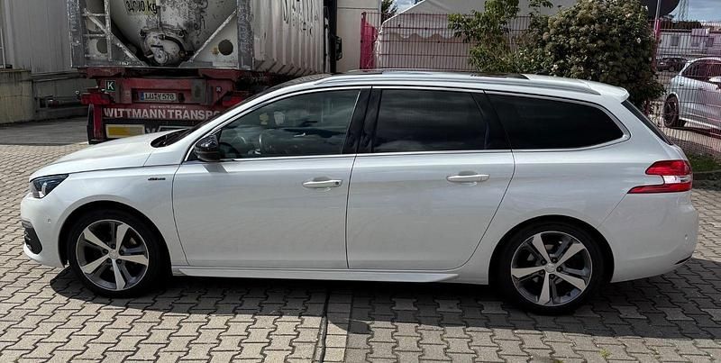 Gebraucht Peugeot 308 GT-line 131 PS (96 kW) 2017 Weiß Kombi