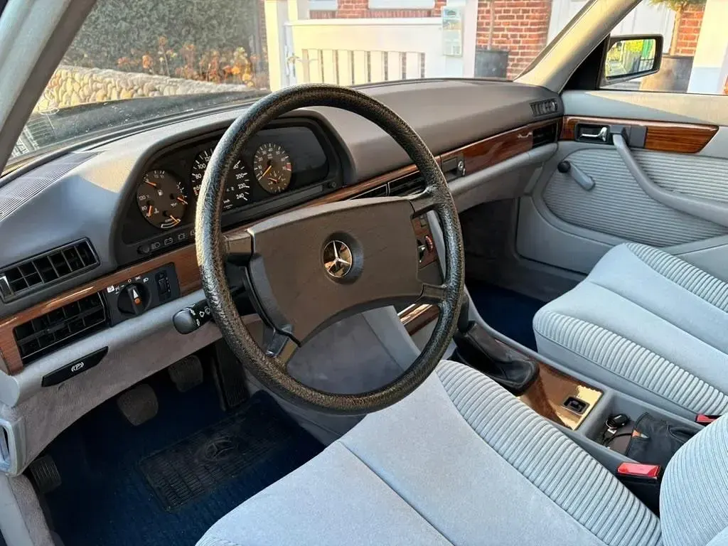 Gebraucht Mercedes S280 1983 Blau Limousine