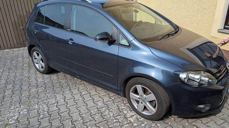Blau Gebraucht 2012 VW Golf VII Style Limousine | 7.300 € (Superpreis) - Bild 1/4