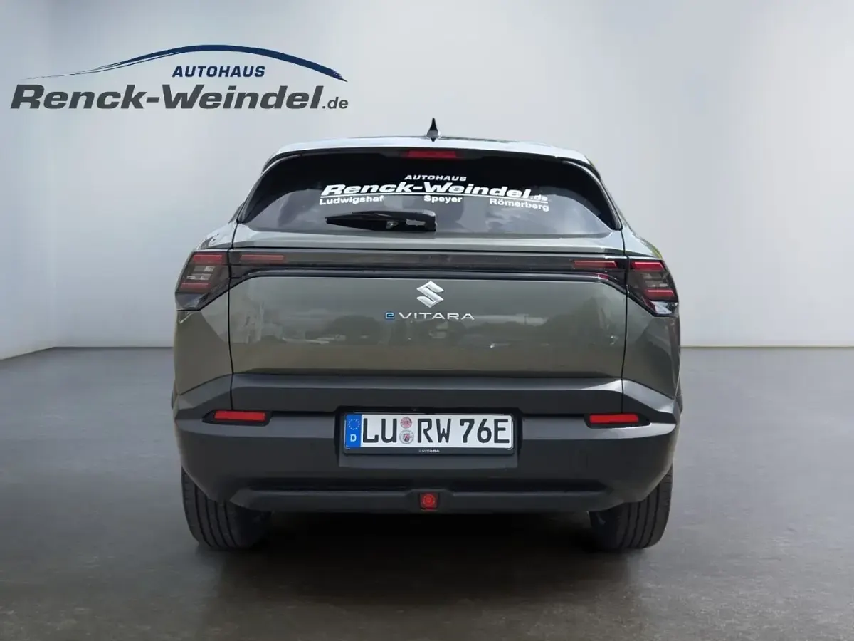 Neu Suzuki e-Vitara Comfort+ 127 kW (174 PS) 2026 Schwarz SUV