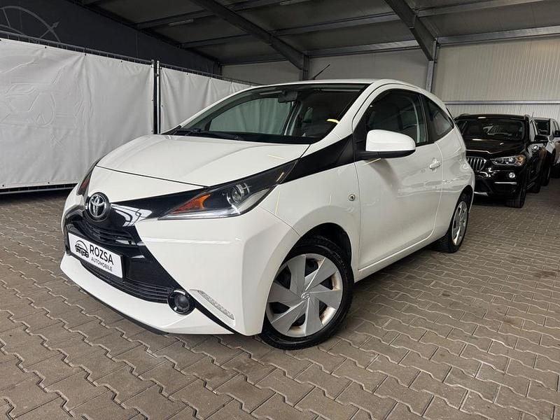 Gebraucht Toyota Aygo 69 PS (50 kW) 2014 Weiß Kleinwagen