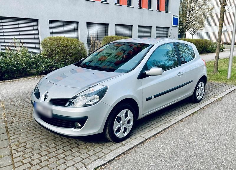 Gebraucht Renault Clio III Dynamique 75 PS (55 kW) 2006 Silber Kleinwagen