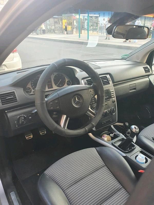 Gebraucht Mercedes B200 136 PS (100 kW) 2005 Silber Van / Kleinbus