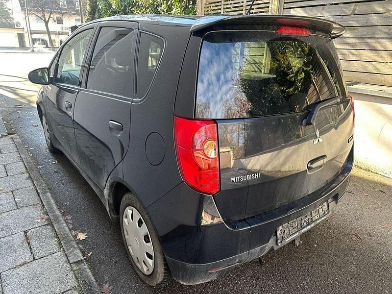 Gebraucht Mitsubishi Colt Edition 95 PS (69 kW) 2012 Schwarz Van / Kleinbus