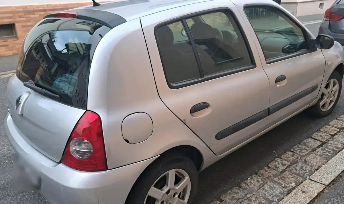 Gebraucht Renault Clio 75 PS (55 kW) 2008 Silber Kleinwagen