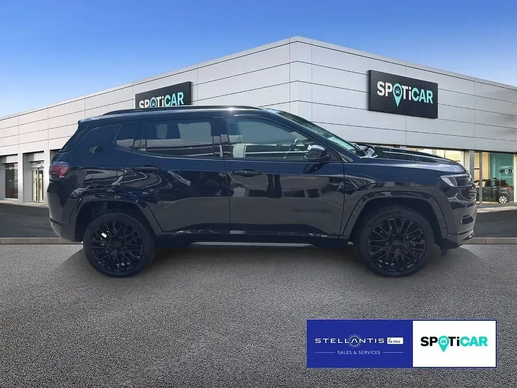 Käytetty Jeep Compass 179 HP (131 kW) 2023 Musta Katumaasturi