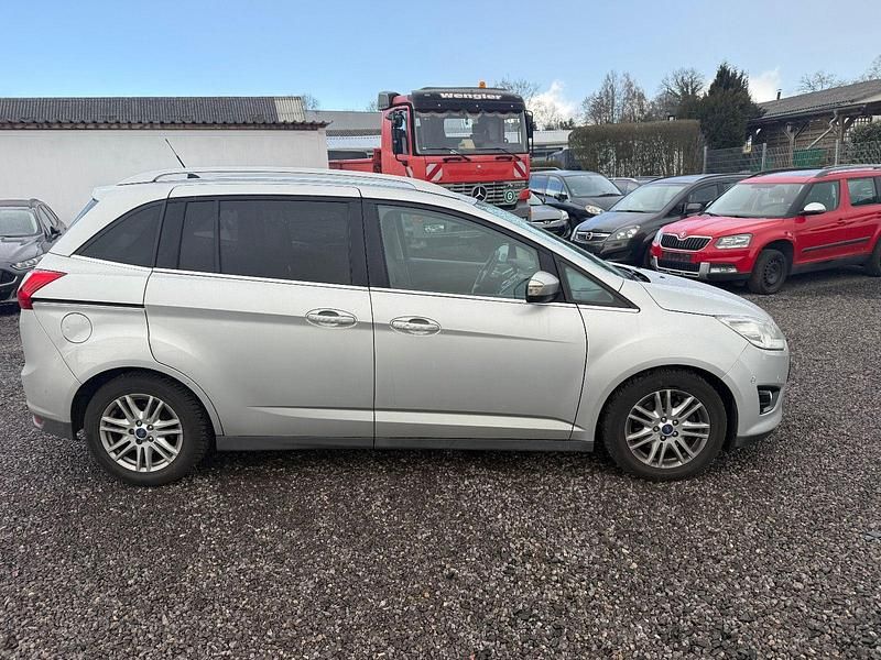 Gebraucht Ford Grand C-Max Titanium 140 PS (102 kW) 2014 Silber Van / Kleinbus