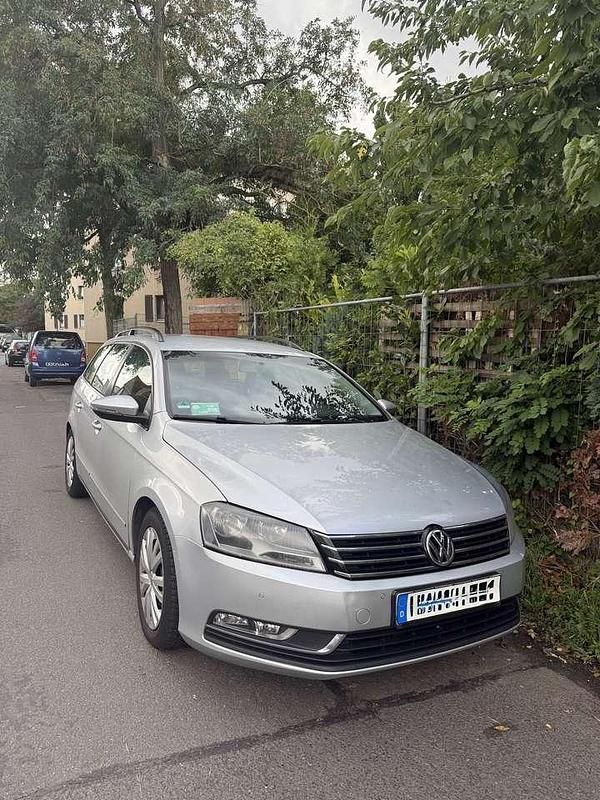 Gebraucht 2012 VW Passat Comfortline Limousine | 4.800 € (Superpreis) - Bild 1/4