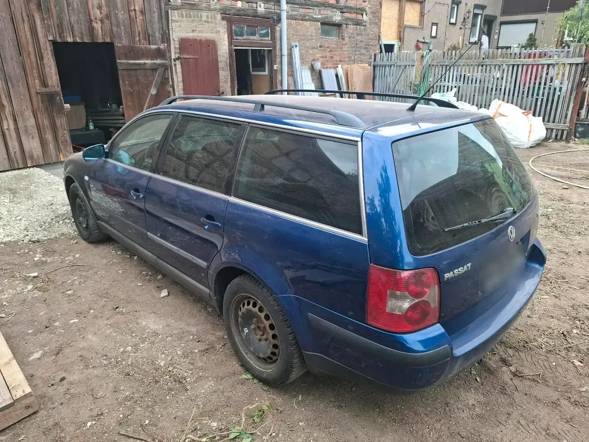 Usata VW Passat 101 CV (74 kW) 2003 Blu Station wagon