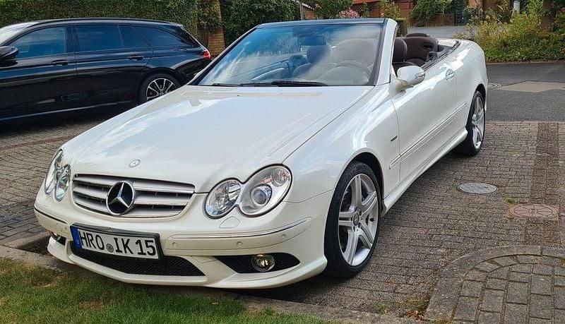 Weiß Gebraucht 2009 Mercedes CLK200 Edition Cabrio | 21.900 € - Bild 1/4