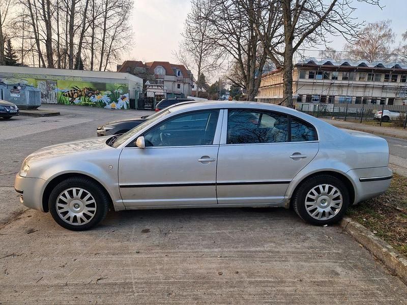 Gebraucht Skoda Superb Elegance 193 PS (141 kW) 2002 Silber Limousine