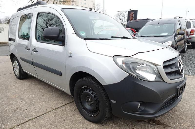 Silber Gebraucht 2016 Mercedes Citan 111 Van / Kleinbus | 5.490 € (Superpreis) - Bild 1/4