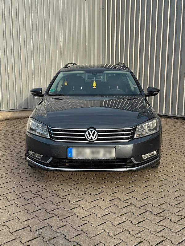 Silber Gebraucht 2015 VW Passat Limousine | 7.499 € (Superpreis) - Bild 1/4