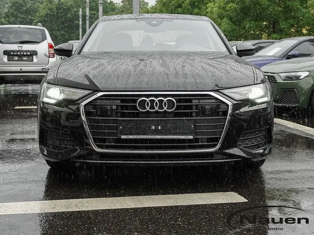 Gebraucht Audi A6 Premium 163 PS (119 kW) 2022 Brillantschwarz Limousine