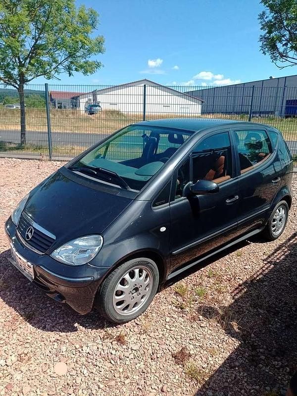 Schwarz Gebraucht 2001 Mercedes A140 Elegance Limousine | 500 € (Superpreis) - Bild 1/4